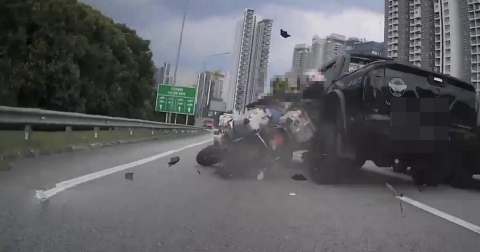 Tak Sempat Elak, Hanya Mampu Pegang Tangan Isteri – Suami Parah Dalam Kemalangan Langgar Lari Di Jalan Duta