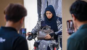 Orang Nampak Dia Suami Contoh, Tapi Saya Yang Menanggung Segalanya